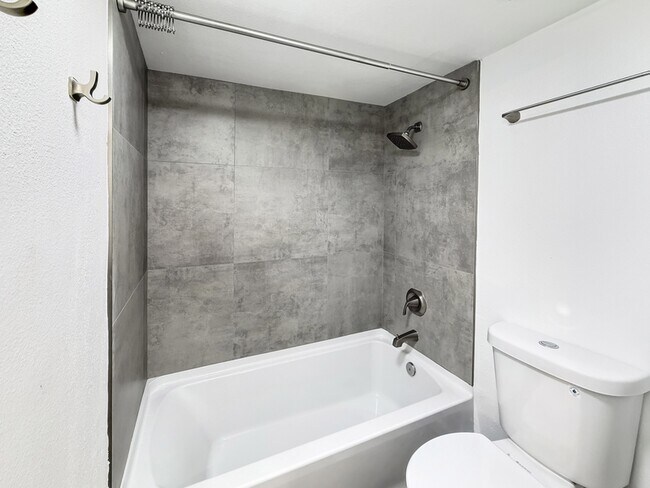 Building Photo - 1270 Cleveland Ave