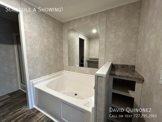 Building Photo - 4614 E Old Trail Rd