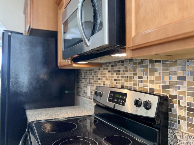 Building Photo - 702 Mozingo Ln