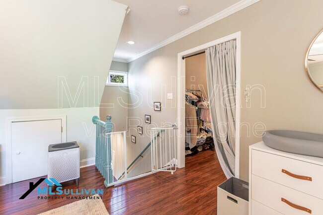 Building Photo - 5623 Lake Elton Rd