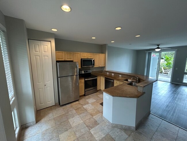 Kitchen/Living Room - 75-6009 Alii Dr