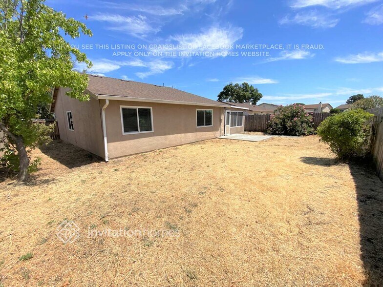Building Photo - 2159 Greenfield Dr