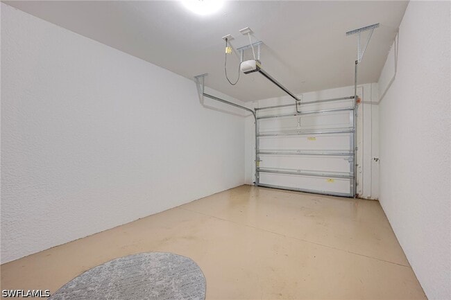 Building Photo - 8540 Violeta St