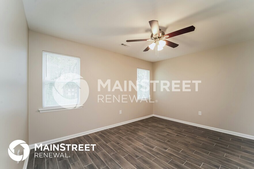 Building Photo - 8217 Meadowdale Ln