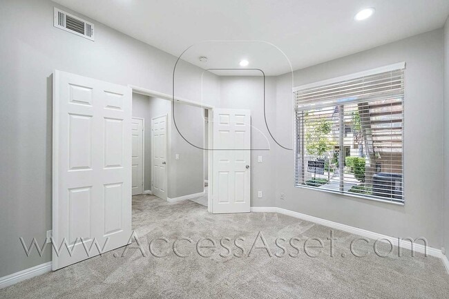 Building Photo - Luxury 2 Bed/2 Bath Condo Home In The Desi...