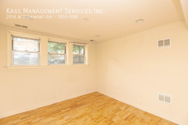 Building Photo - 2856 W Rosemont Ave
