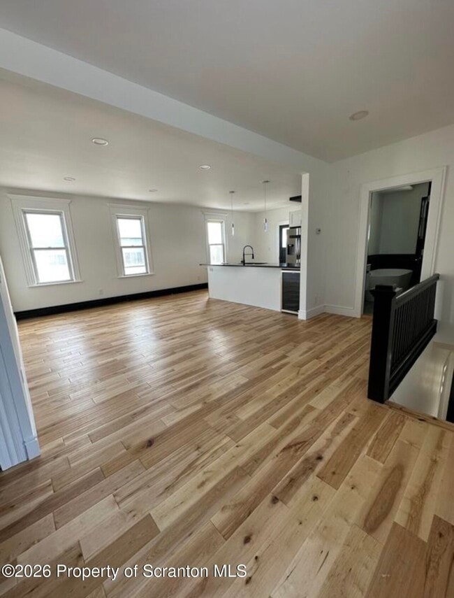 Building Photo - 200 Oak St