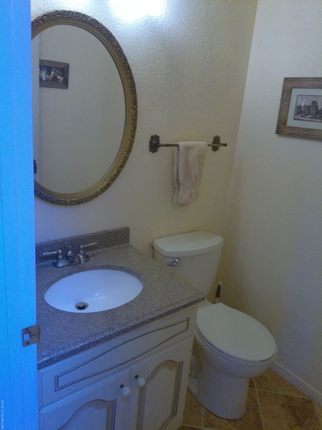 Building Photo - Entertainers Delight Beautiful Pool home Available May 12 to Sept 15, 2026