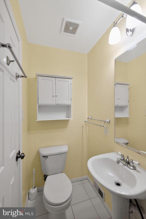 Building Photo - 5219 Montgomery St