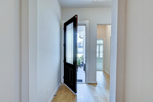 Building Photo - 10631 Hidden Rock Dr