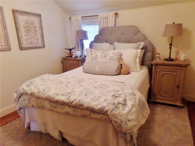 Building Photo - 3230 Daniel Ave