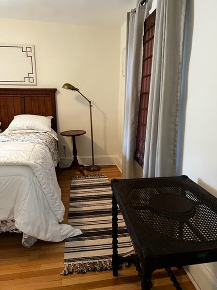 Bedroom, queen bed - 512 13th St NW