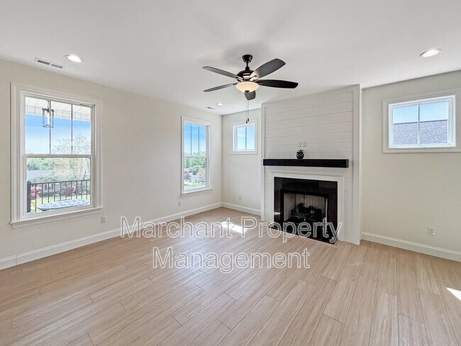 Building Photo - 15 Gerru Ct