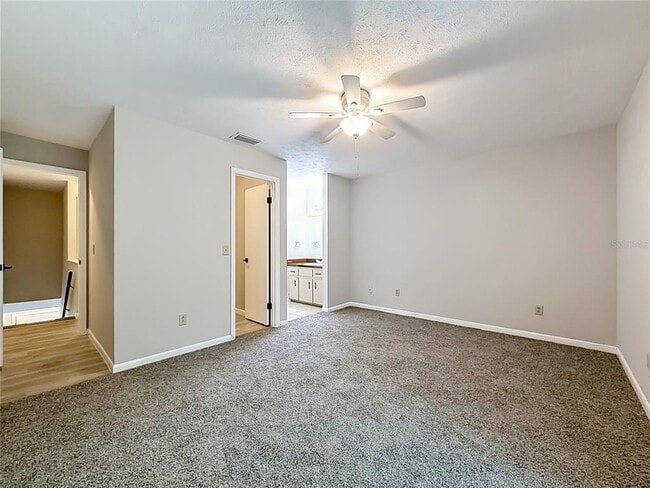 Building Photo - 2113 NE 38th St