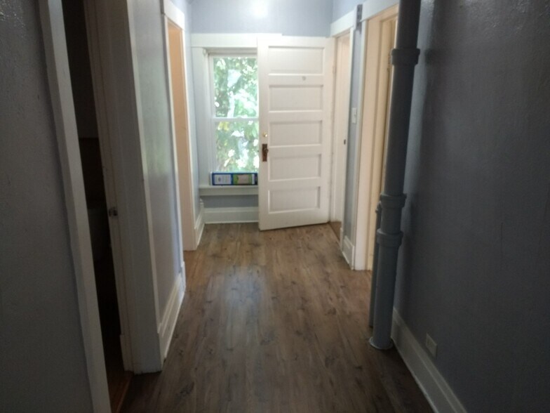 Building Photo - 320 Platt St