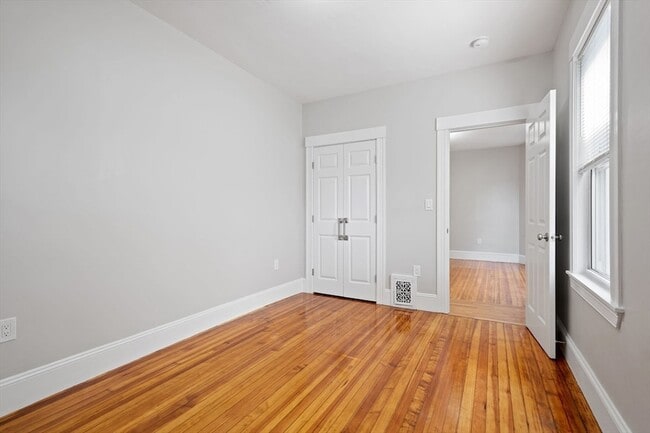 Building Photo - 57 Mora St