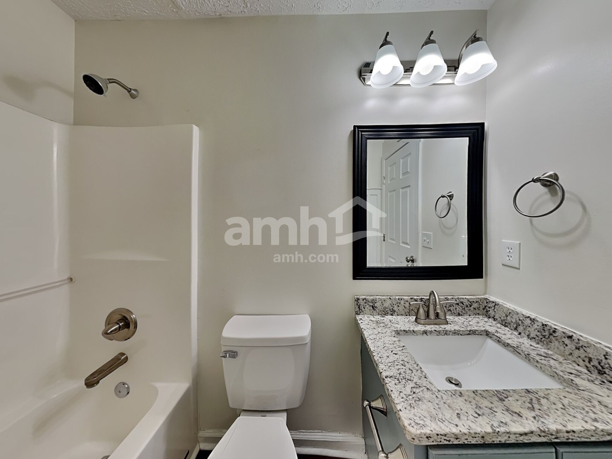 Building Photo - 651 Crescent Rd