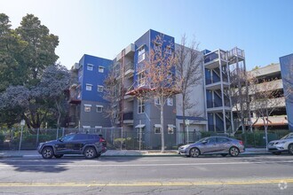 Building Photo - Beautifully Updated 1 Bedroom Emeryville C...