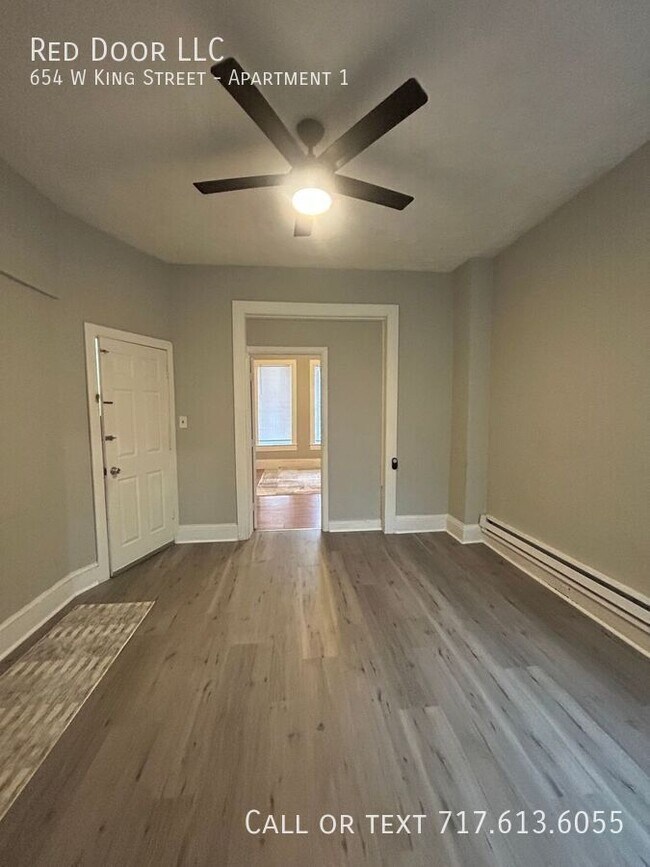 Building Photo - 654 W King St