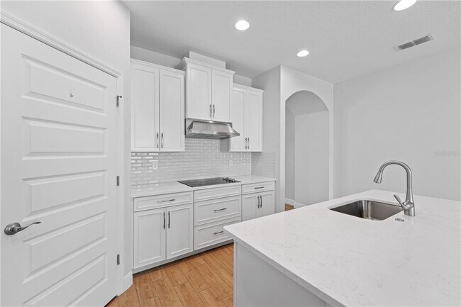 Building Photo - 15537 Mango Isle St