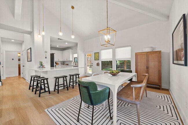 Building Photo - 1030 Daviot Dr