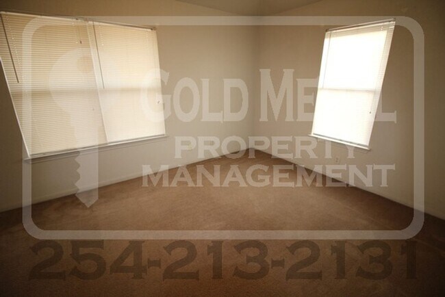 Building Photo - 2703 Lucille Dr