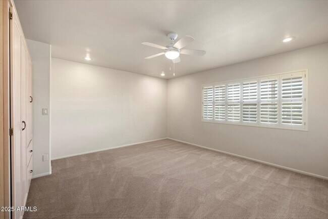 Building Photo - 5019 E Rovey Ave