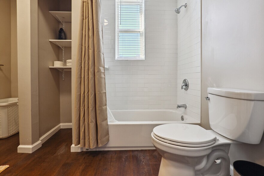 Building Photo - 5641 Cates Ave