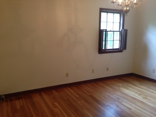 Building Photo - 4 BR home in NW school district--Lawn Service Included!