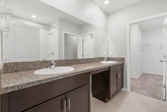 Building Photo - LIKE NEW 5 Bedroom Home for RENT in Touchstone!