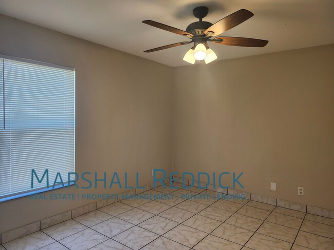 Building Photo - Single Family Home in Cape Coral - 4 Bedro...