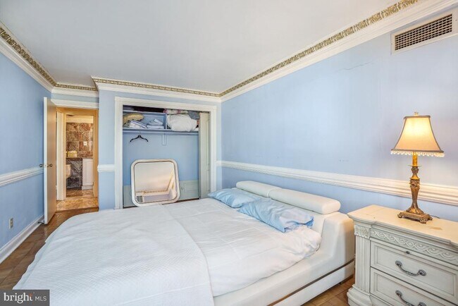 Building Photo - 5101 River Rd