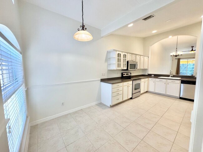 Building Photo - ** TUSCANY COVE ** 3 BED / 2 BATH - VILLA ...