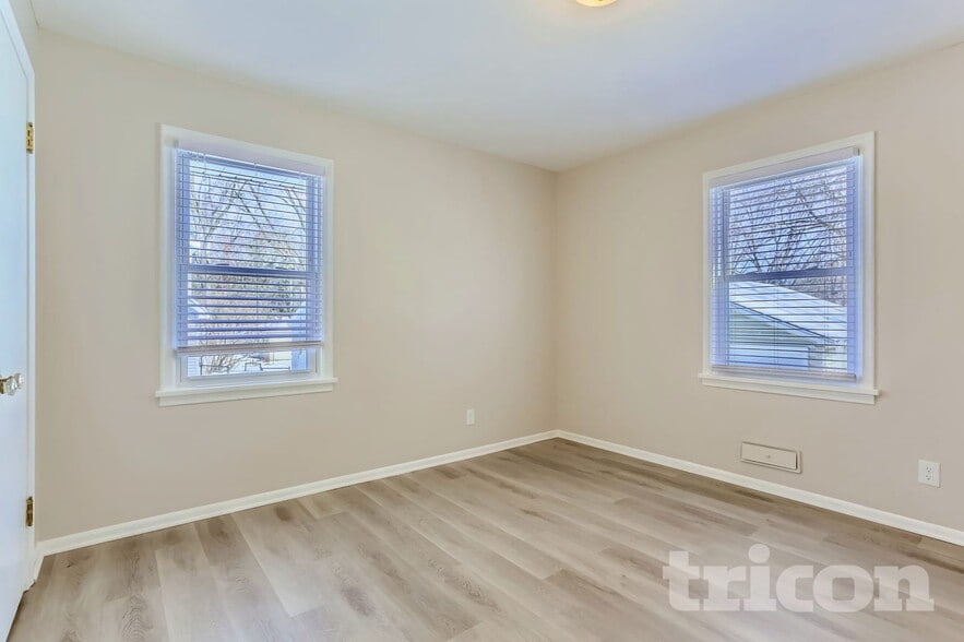 Building Photo - 7755 Eastwood Rd