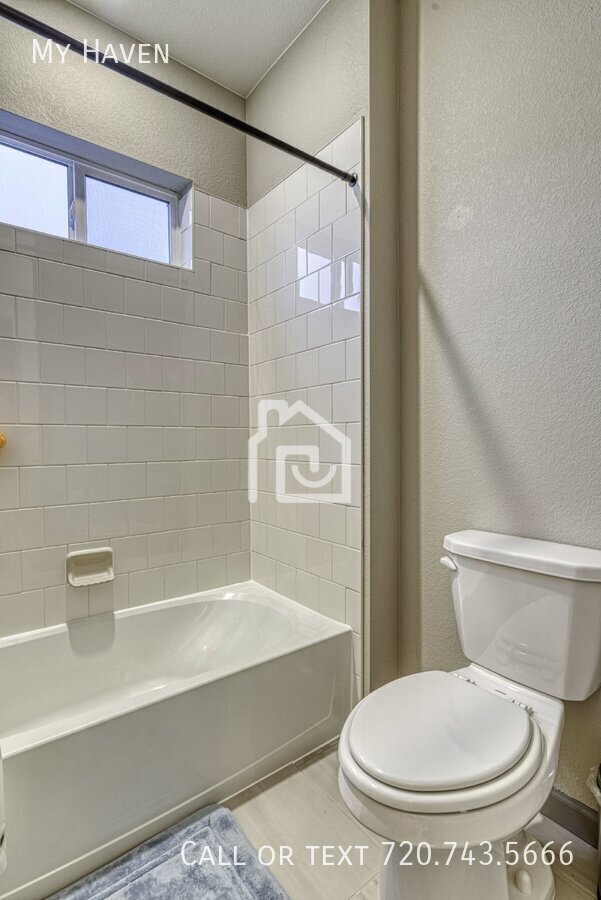 Building Photo - 17237 Parkside Dr N