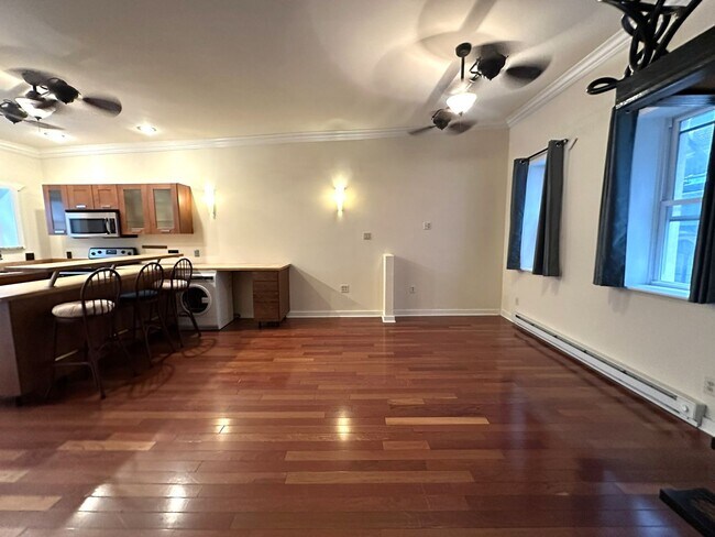 Building Photo - Gorgeous Studio Apartment in Fishtown with...