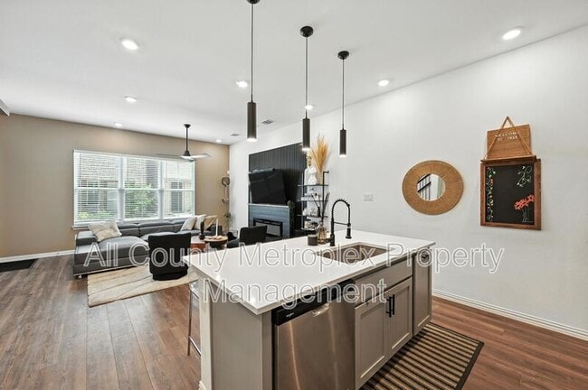 Building Photo - 7513 Laburnam Rd