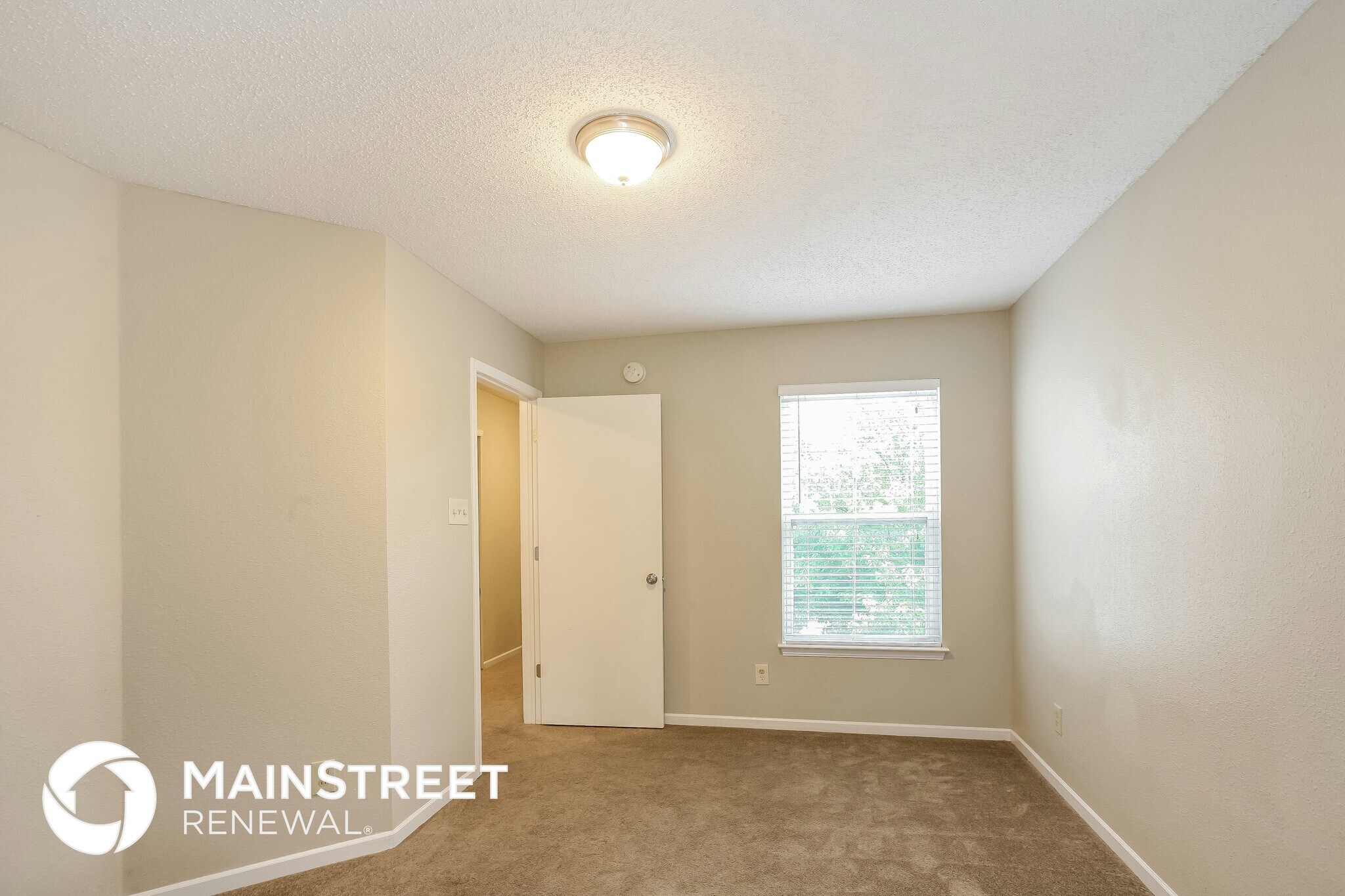 Building Photo - 2242 Collins Way