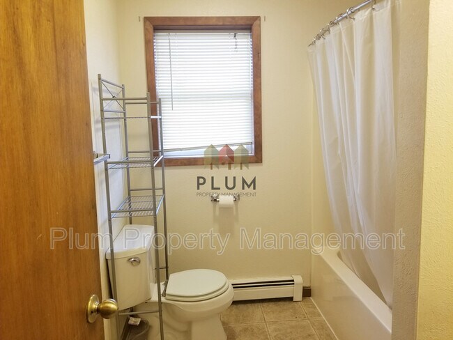 Building Photo - 720 Turner St