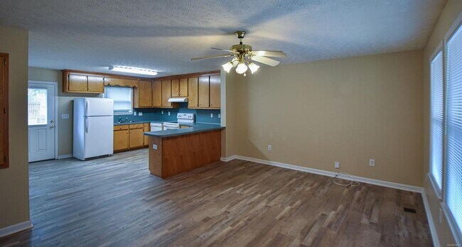Building Photo - 3840 Browns Rd