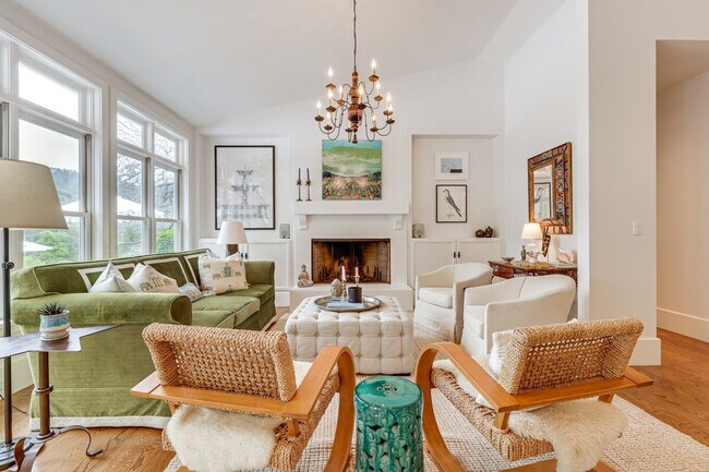 Building Photo - 6256 Dry Creek Rd