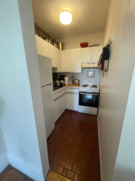 Building Photo - 811 E Broadway