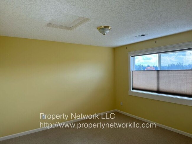 Building Photo - Spectacular 4 Bedroom Home in Gresham