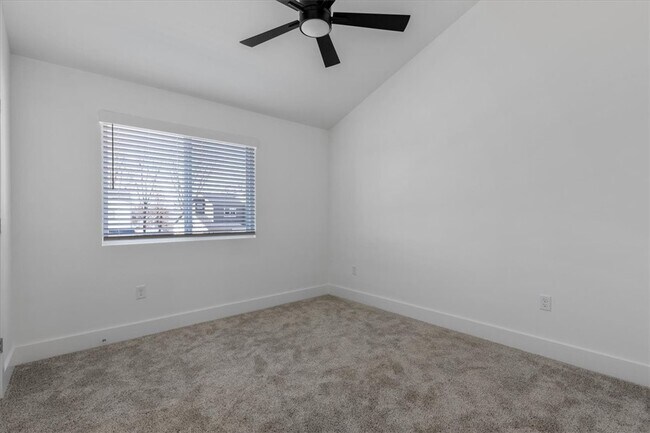 Building Photo - 717 Sun Meadows Loop