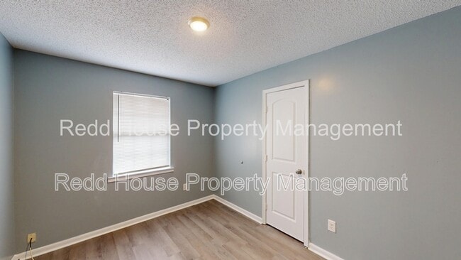 Building Photo - 111 Nann St
