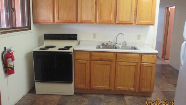 downstairs kitchen - 121 12th Ave W