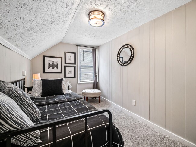 Building Photo - 971 Hayes Ave