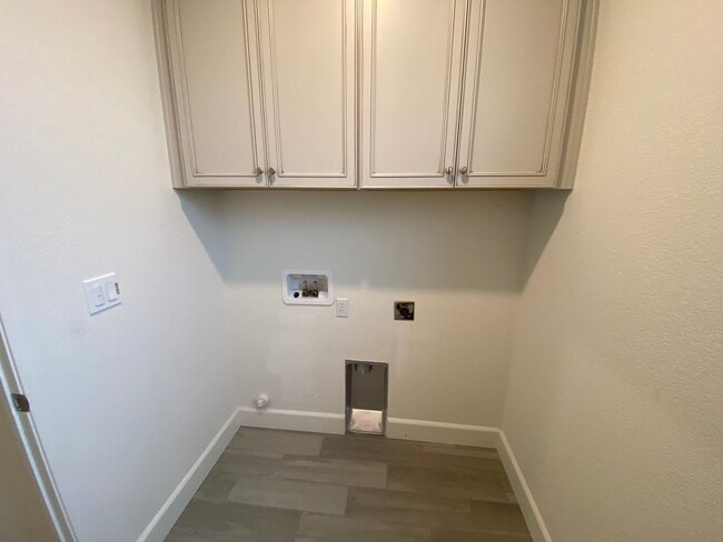 Building Photo - Gorgeous 3 bedroom 2.5 bath home in Northlake community