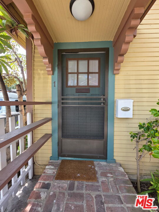 Building Photo - 311 N Venice Blvd