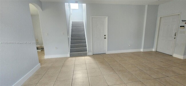 Building Photo - 1596 SE 20th Rd